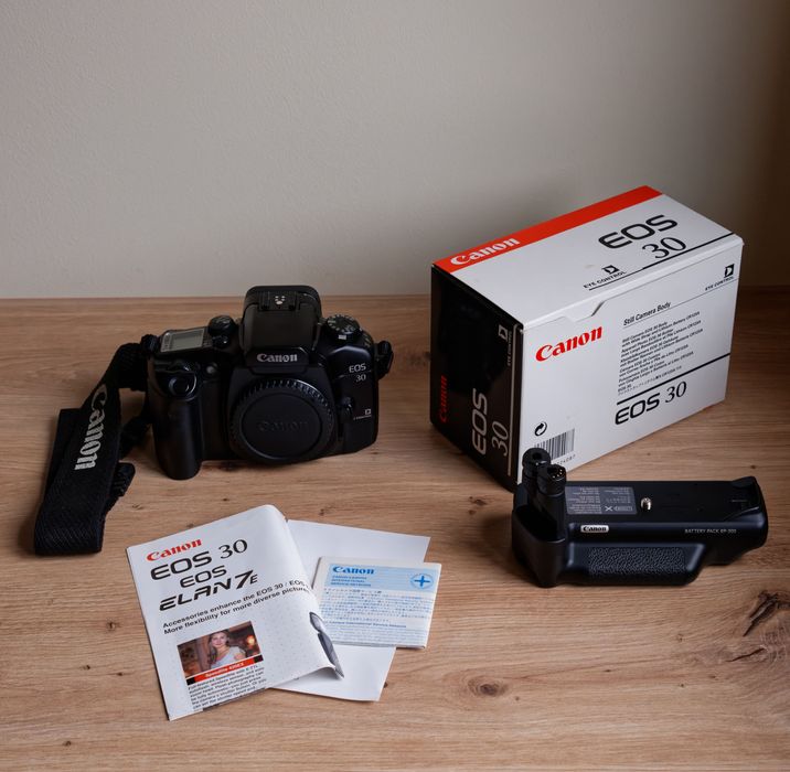 Aparat analogowy Canon EOS 30 + Grip