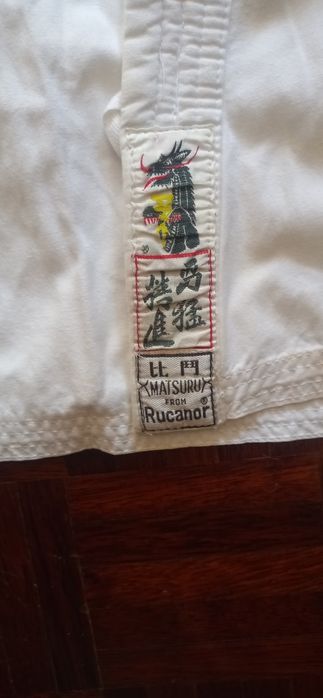 Fato de artes marciais usados