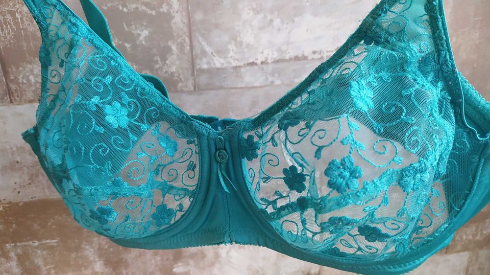 Кружевной бюстик, бюстгальтер Acousma