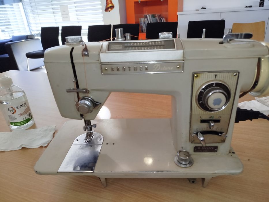 Máquina de costura brother
