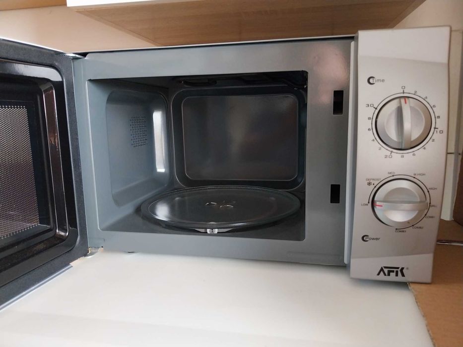 Mickrofalówka mała z grilem