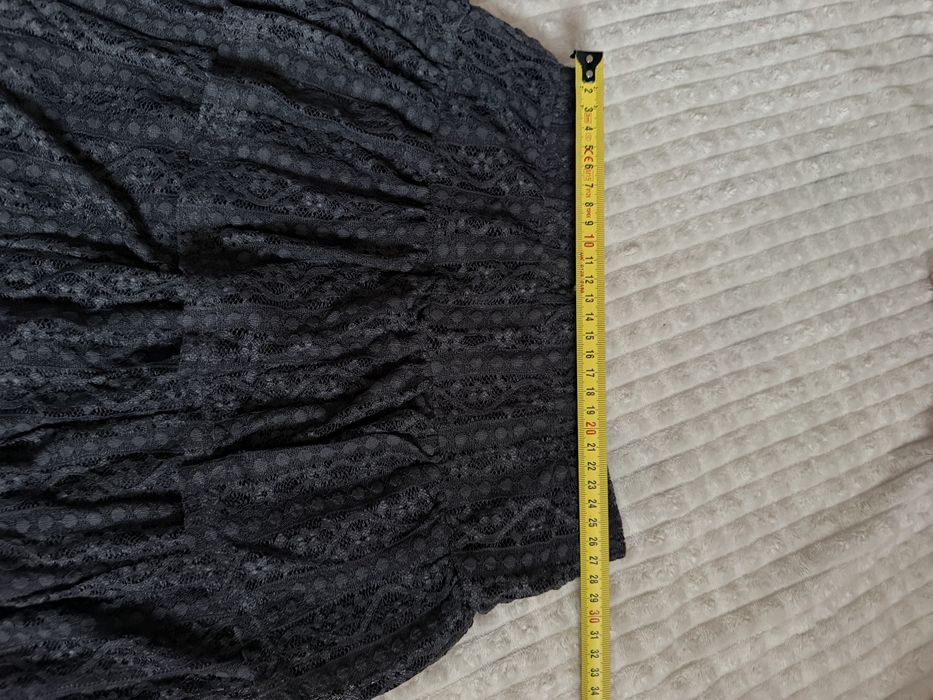 Spodniczka z koronki roz 134 LINDEX