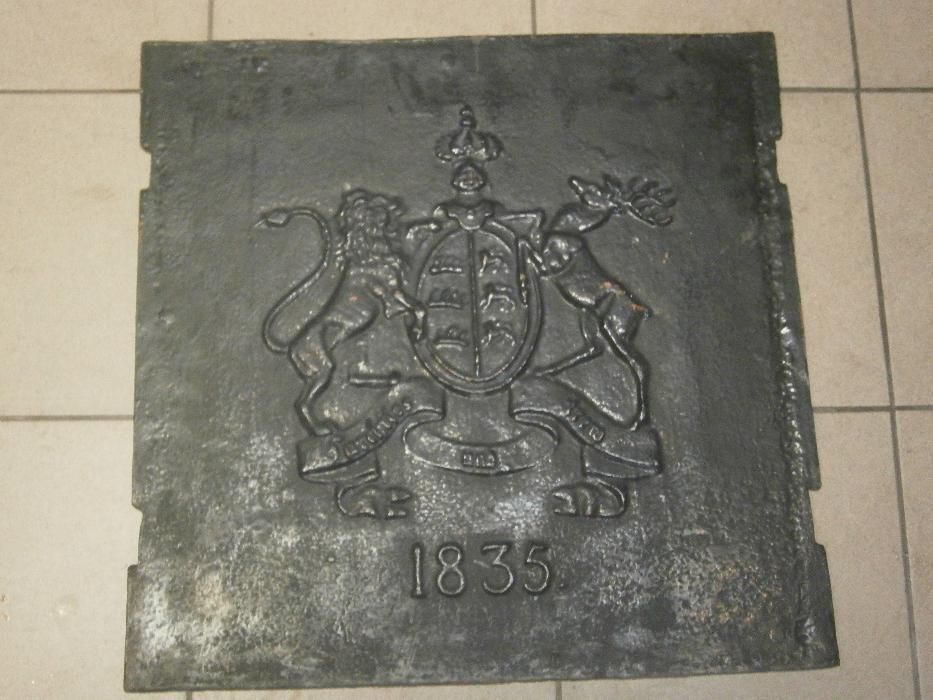Judaika -fragment drzwi do synagogi , żeliwo, wym. ok. 60x40cm. Zamien
