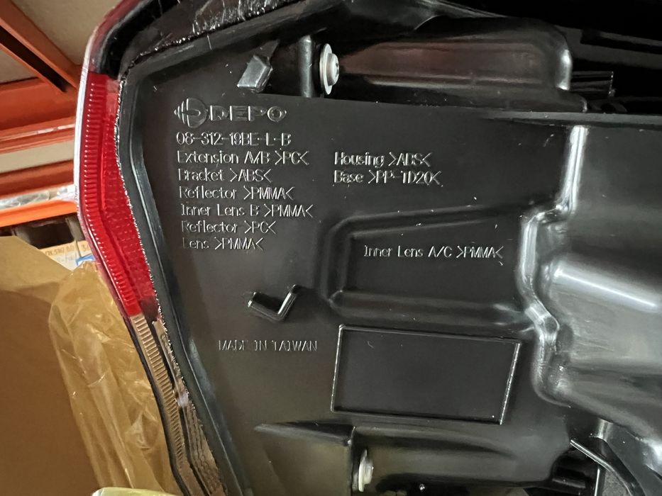 Ліхтар задній лівий Toyota Highlander 2021