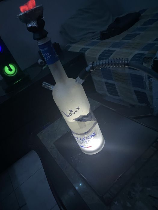 shisha artesanal. ( garrafa de grey goose)