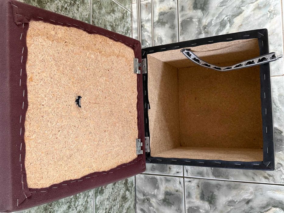 2 pufy w roznych wzorach