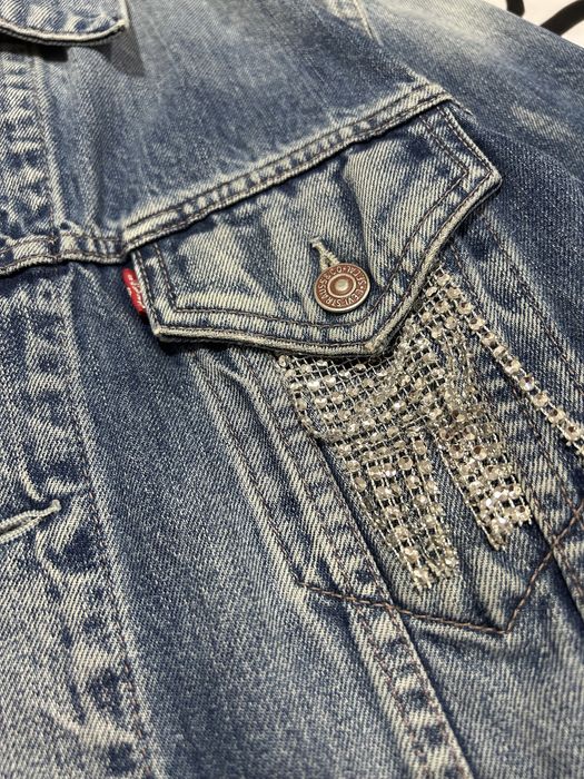 Casaco da Levis costumizado