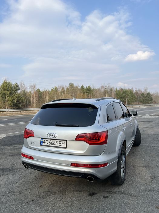 Audi Q7 S-line.