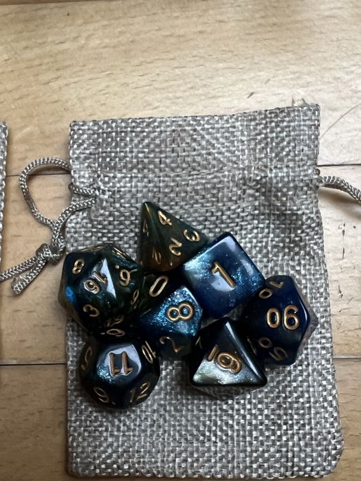 Дайси для гри в Підземелля і Дракони