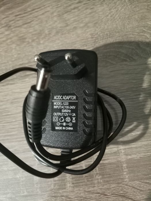 Продам блок живлення питания 12 вольт універсальний 2А