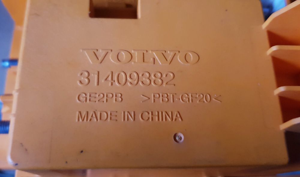 Moduł BDU Plug-in Hybrid Volvo 3‌1‌4‌0‌9‌3‌82 NOWE