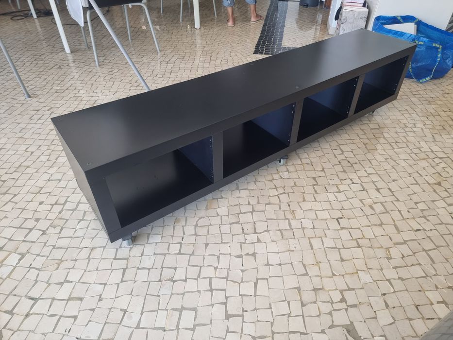 Móvel TV IKEA com rodas - Gama Besta