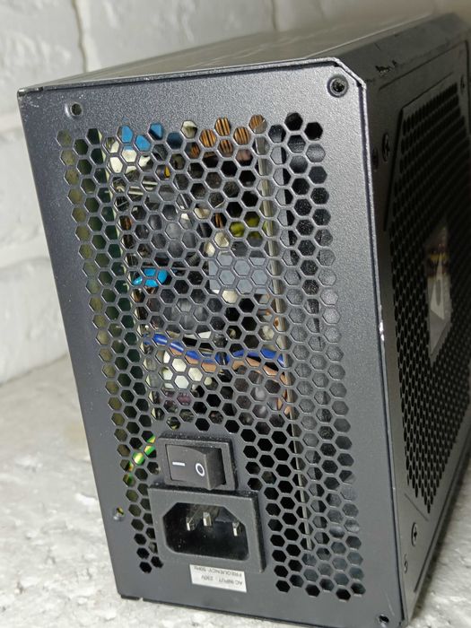 Блок живлення CHIEFTEC 650W 85 PLUS CPS-650S 8+8pin GPU на пломбі!