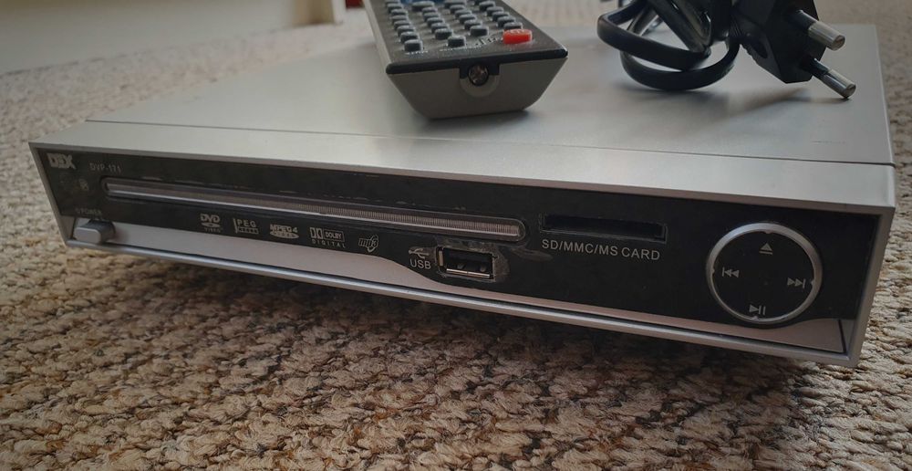 Dvd DEX DVP-171 двд в чудовому стані з пультом