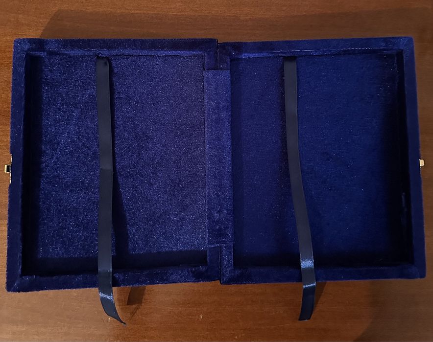 Икона в бархатном футляре