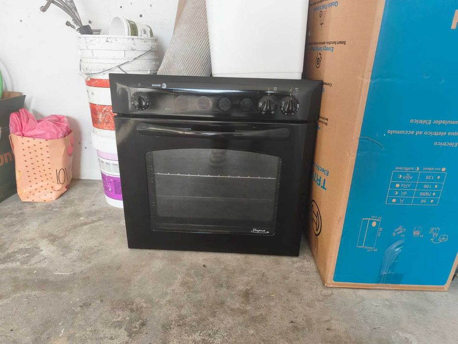 Forno elétrico em bom estado