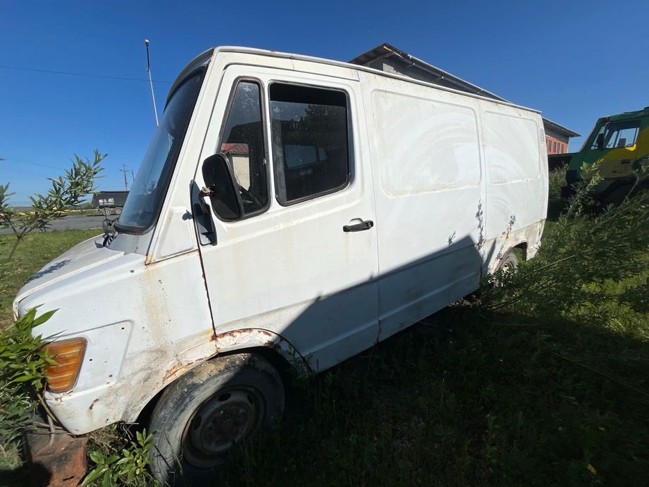 Mercedes Benz   207D