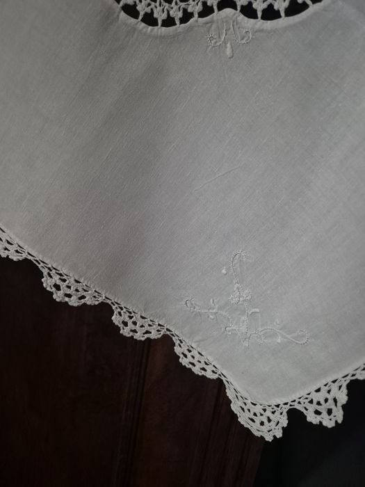 Haftowany obrus handmade 80 cm × 80 cm