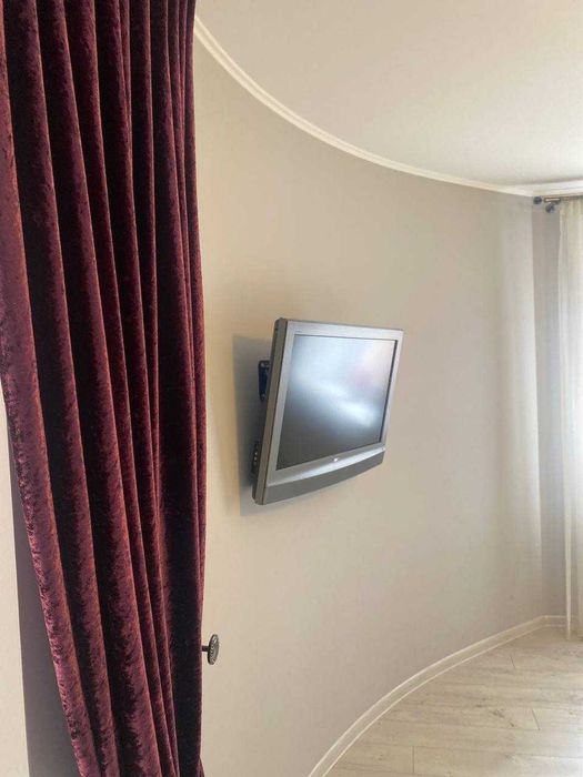 Продаж трикімнатної квартири 113 000$  поруч з парком