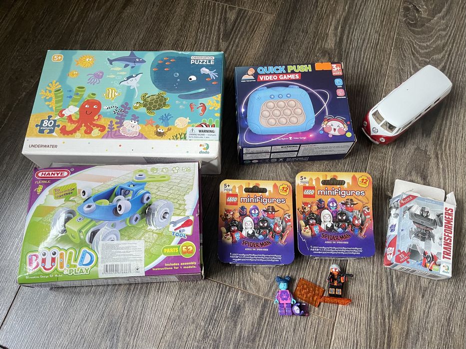 Набір для хлопчика 4-7 років іграшки в гарному стані