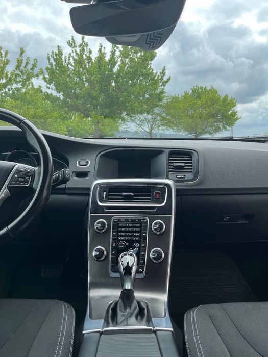 Volvo V60 D2 2.0 Momentum Auto | 2015 | 124.700 km
