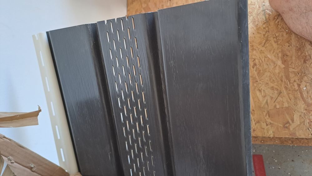 Boryszew Podbitka Wentylacyjna Dachowa Boryszew Antracyt i 3x listwa H