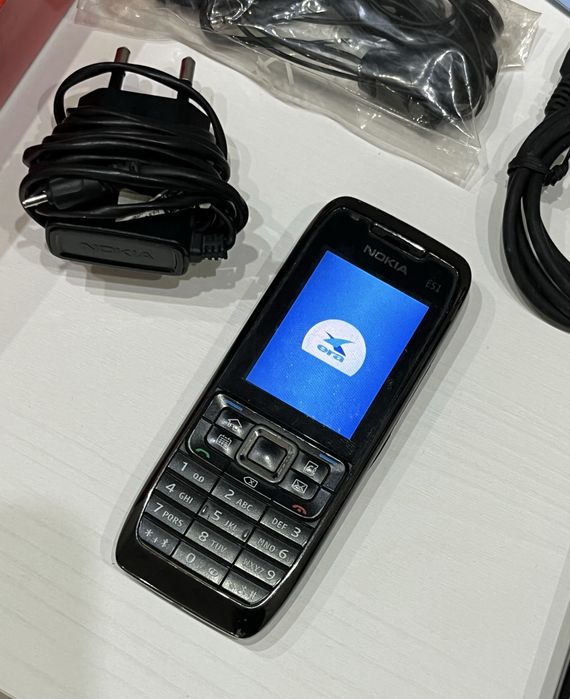 Telefon NOKIA E51