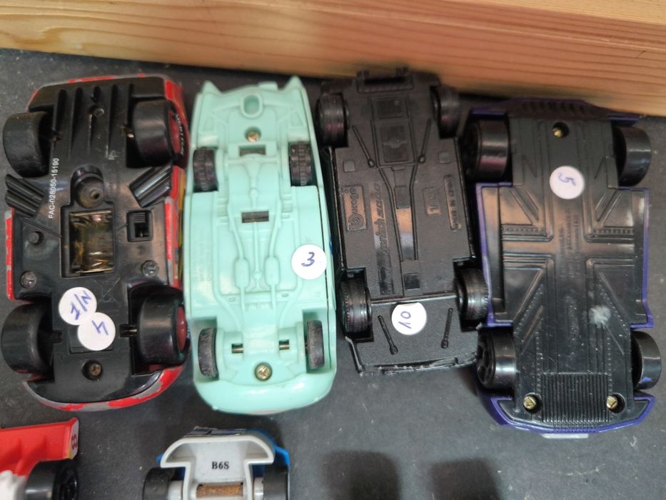 Lote / Conjunto de 8 Carros em Miniatura