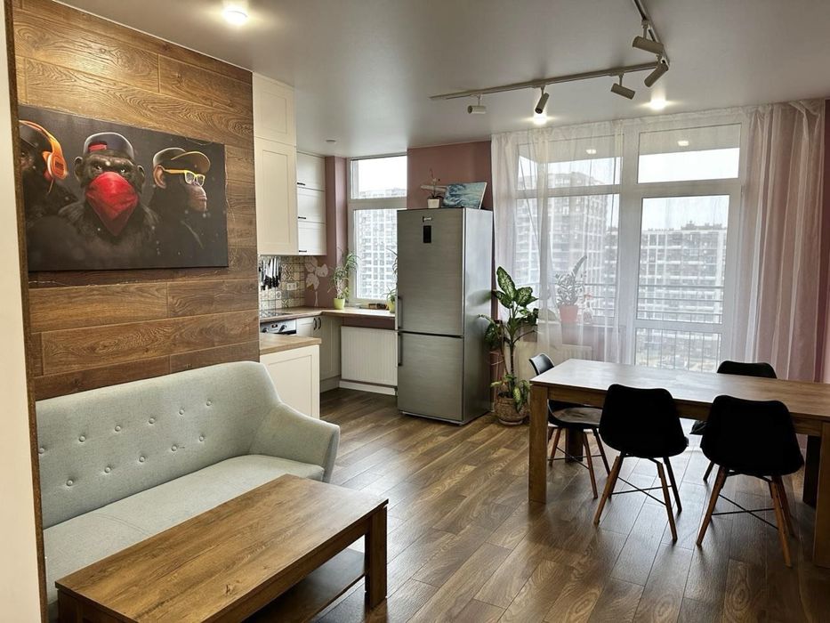 Оренда 3-кімнатної квартири в ЖК Варшавський. Олеся 4б. Генератор