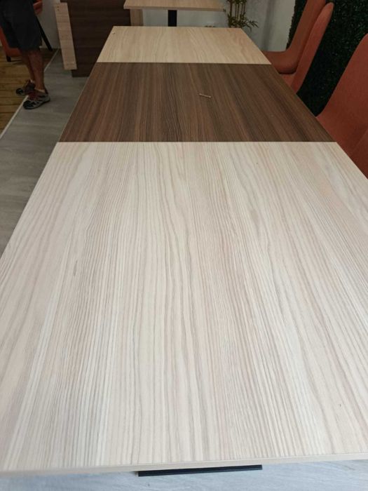 Mesas com pé em ferro