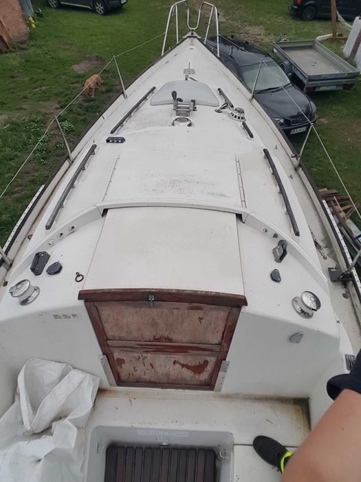 Jacht żaglowy Shipman 28 do remontu.