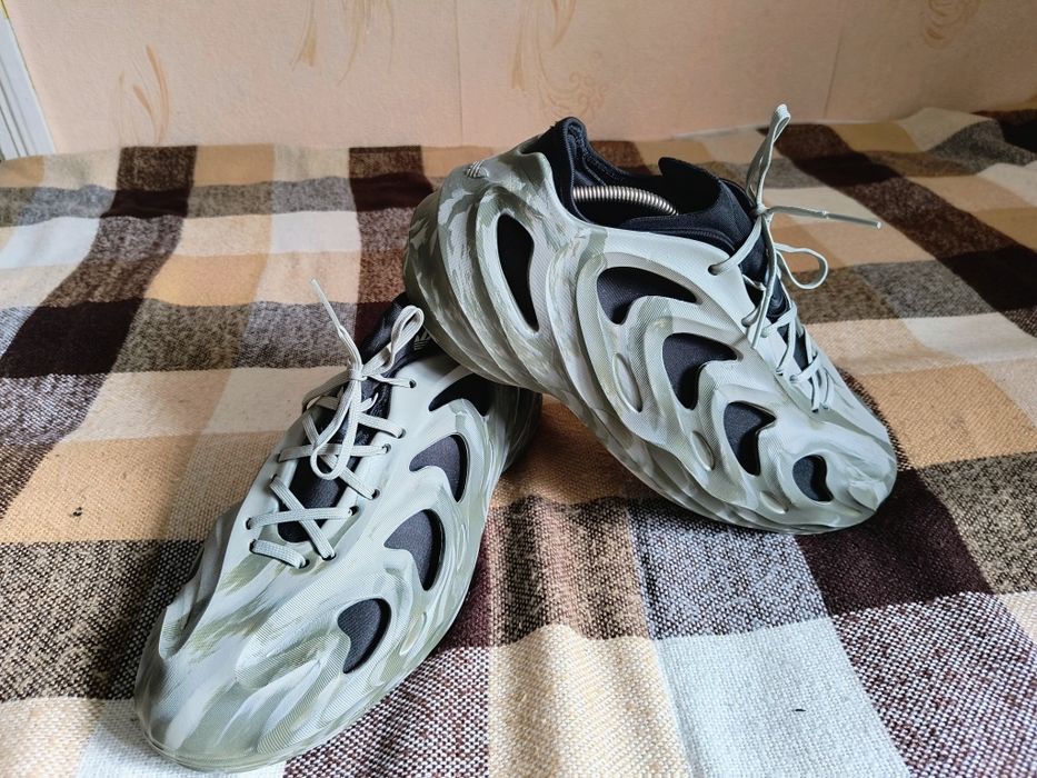 Кросівки Adidas Adifom Q