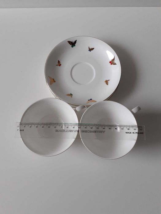 Zestaw dwóch filiżanek ze spodkami