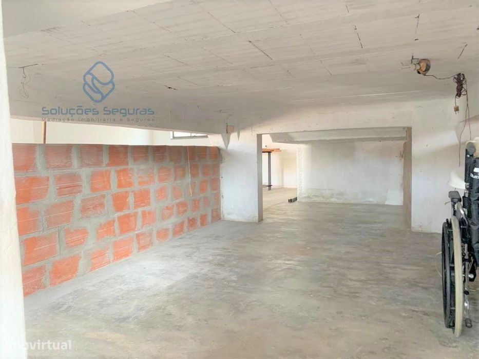 Garagem com120m2 Gaio Rosário