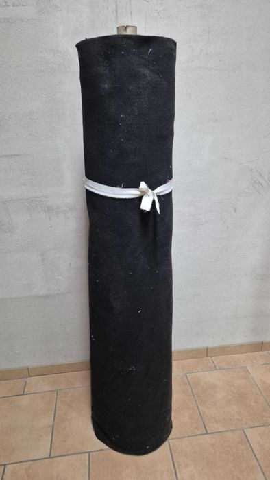 Filc czarny grubość 3mm, szer.1,5m, belka sprzedam