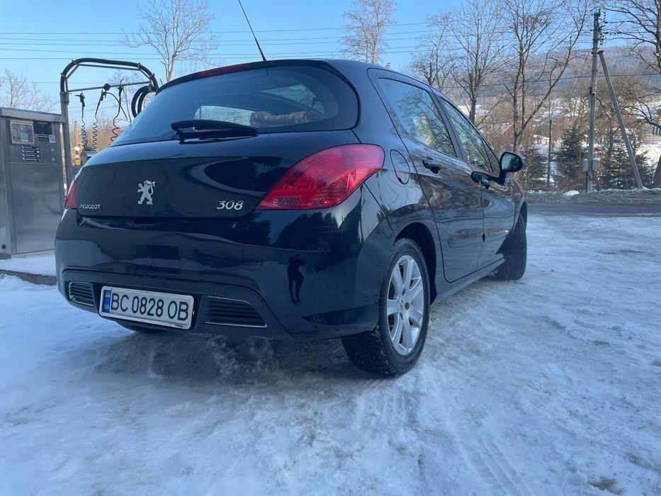 Peugeot 308  2008рік  1.6 бензин