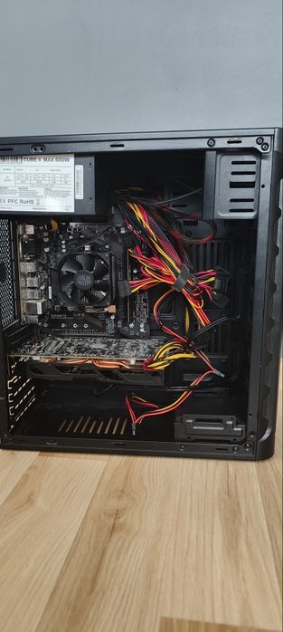 Komputer stacjonarny ryzen 5 2600|rx 570|16GB RAM|BEZ DYSKU!!
