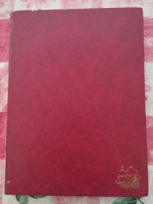 Álbum de selos com 40 países