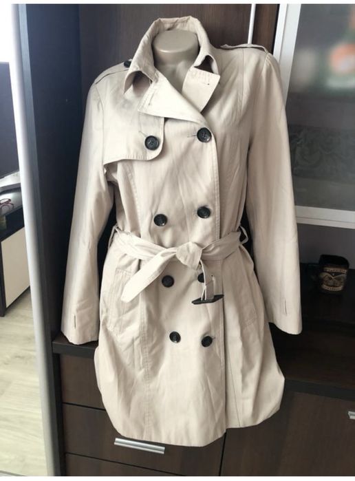 Вітровка Jack Wolfskin. Тренчі. Вітровка Helly Hansen