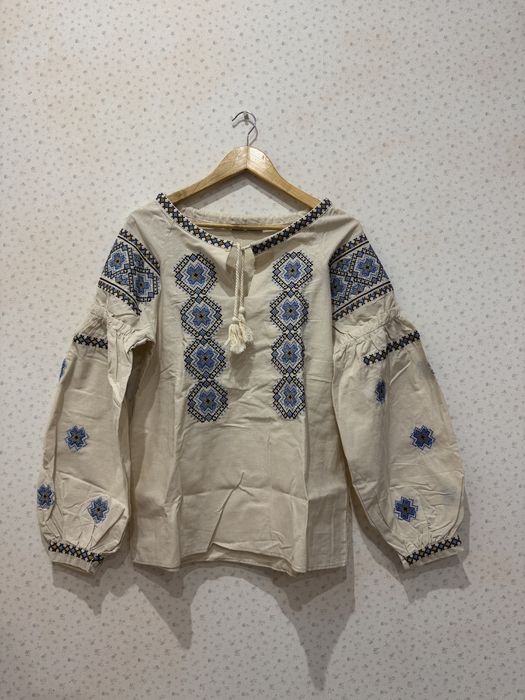 Жіноча вишиванка ESQ