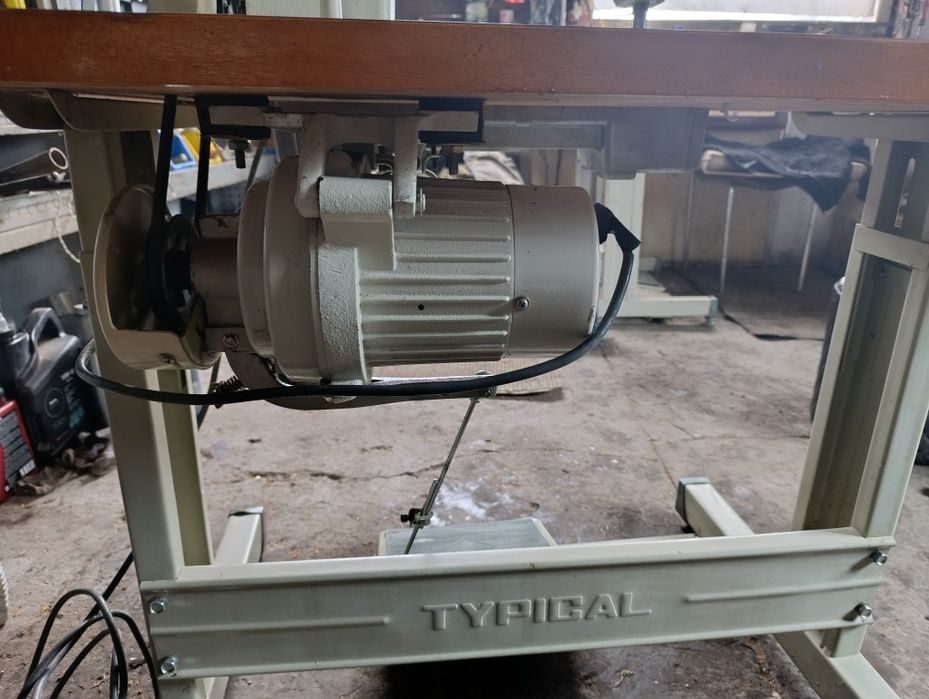 Промислова швейна машинка TYPICAL