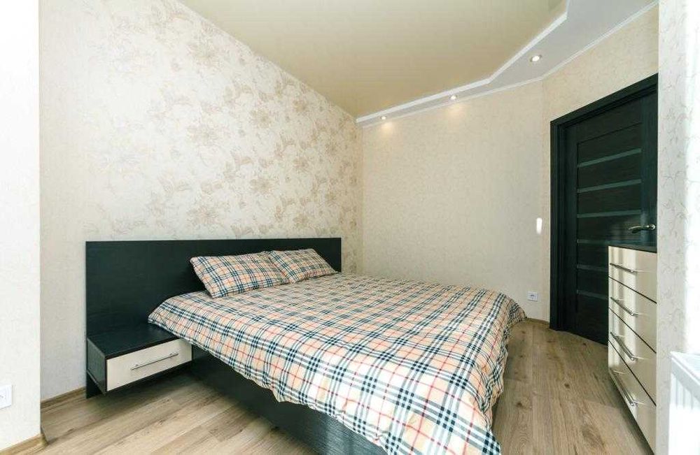 Стильна квартира. При відключенні світла - ліфти працюють, вода є.