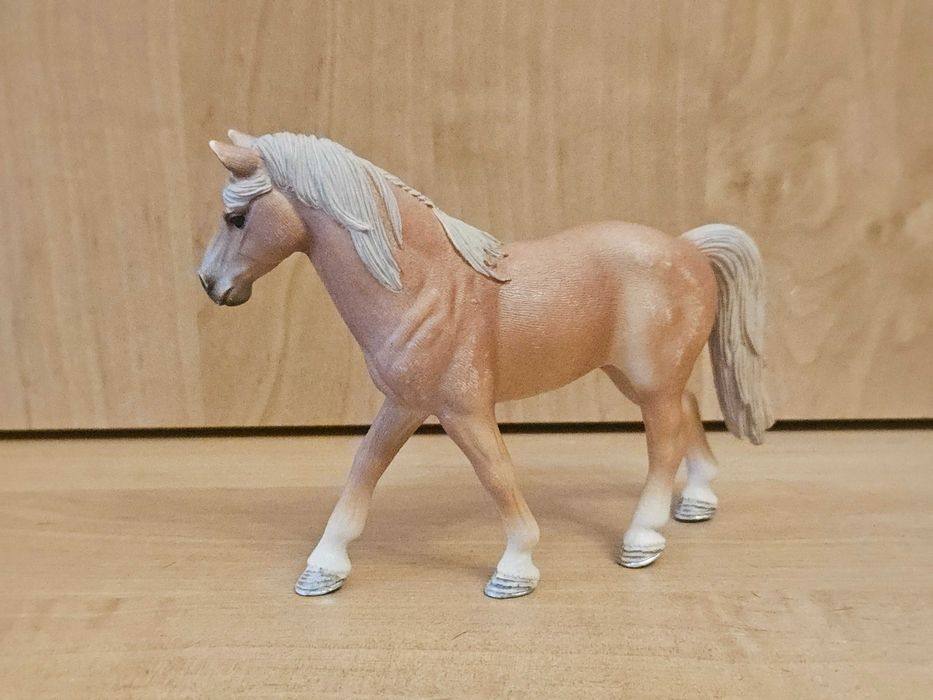 Klacz rasy Tennessee Walker Schleich 13833