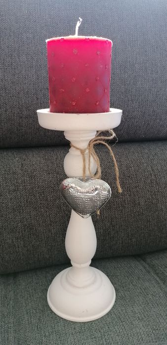 Świecznik stojący biały