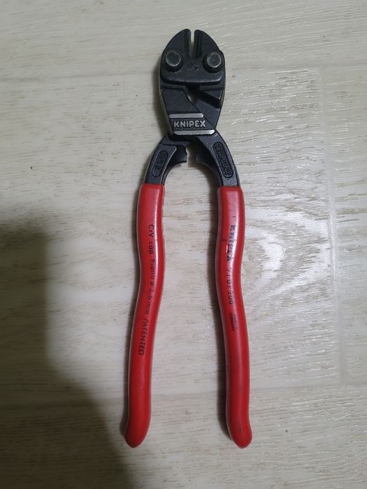 Болторез Knipex CoBolt, 200 мм 7101200