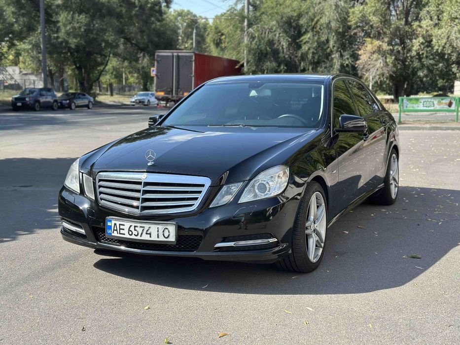 Продам Mercedes-Benz E-Class 1.8i GAZ 2012