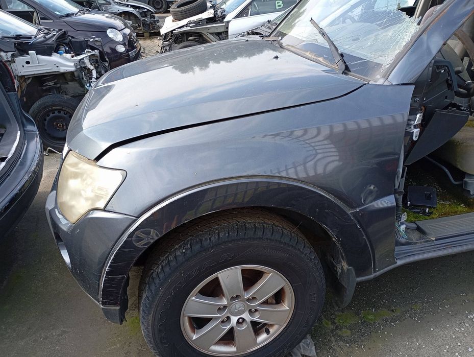 mitsubishi pajero 4 iv przód zderzak lampa maska błotnik atrapa a72 a72b