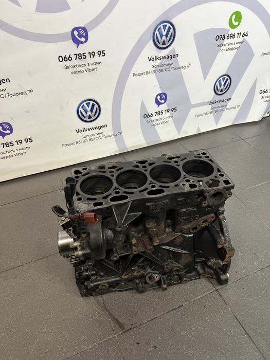 Блок мотора пеньок CLH 1.6 TDI Skoda Volkswagen