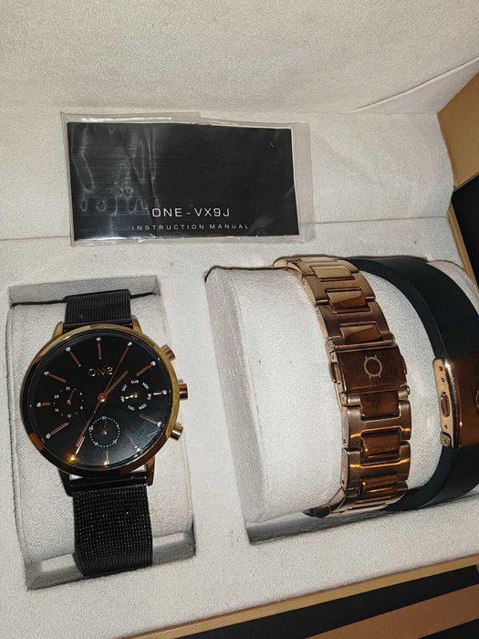 * * Relógio ONE Box set vx9J Original + 2 braceletes OL8367IC92L* *