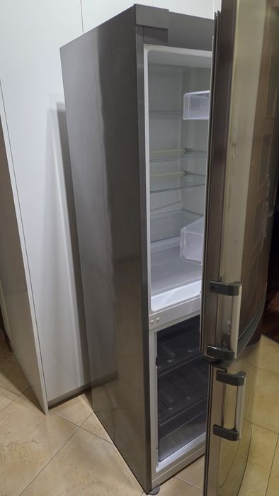 Sprzedam sprawną lodówkę Whirpool